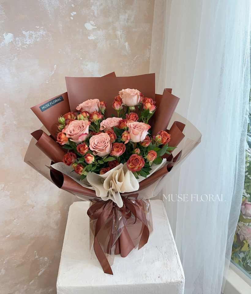 Cloudberry Kiss Rose Bouquet - Hand Bouquet (Fresh Flowers)
