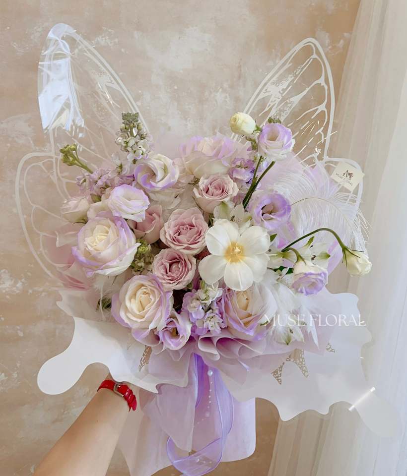 Pinecone Romance Rose Bouquet - Rose