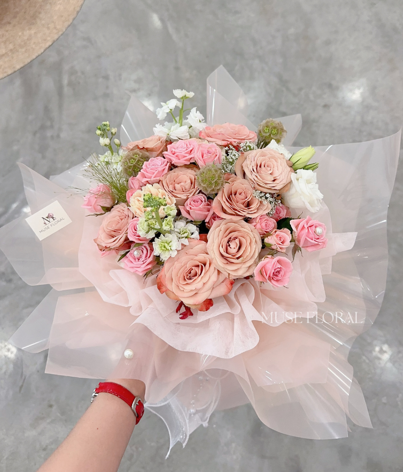 Bark & Blossom Rose Bouquet - Hand Bouquet (Fresh Flowers)
