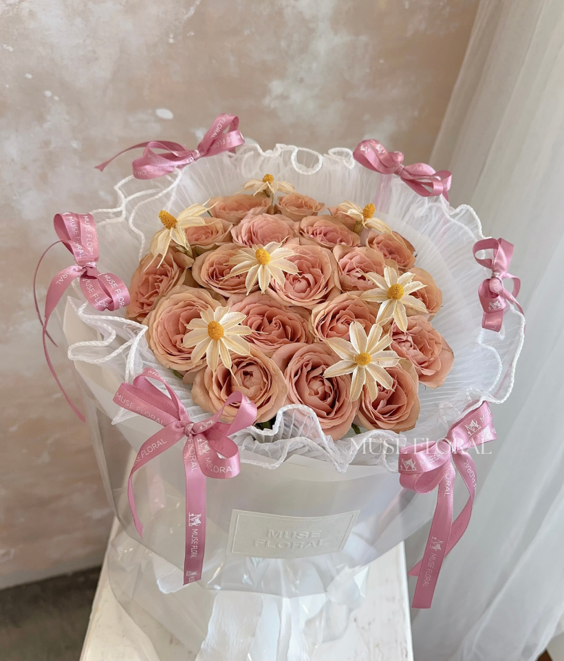 Bubble Milk Rose Bouquet - Hand Bouquet (Fresh Flowers)
