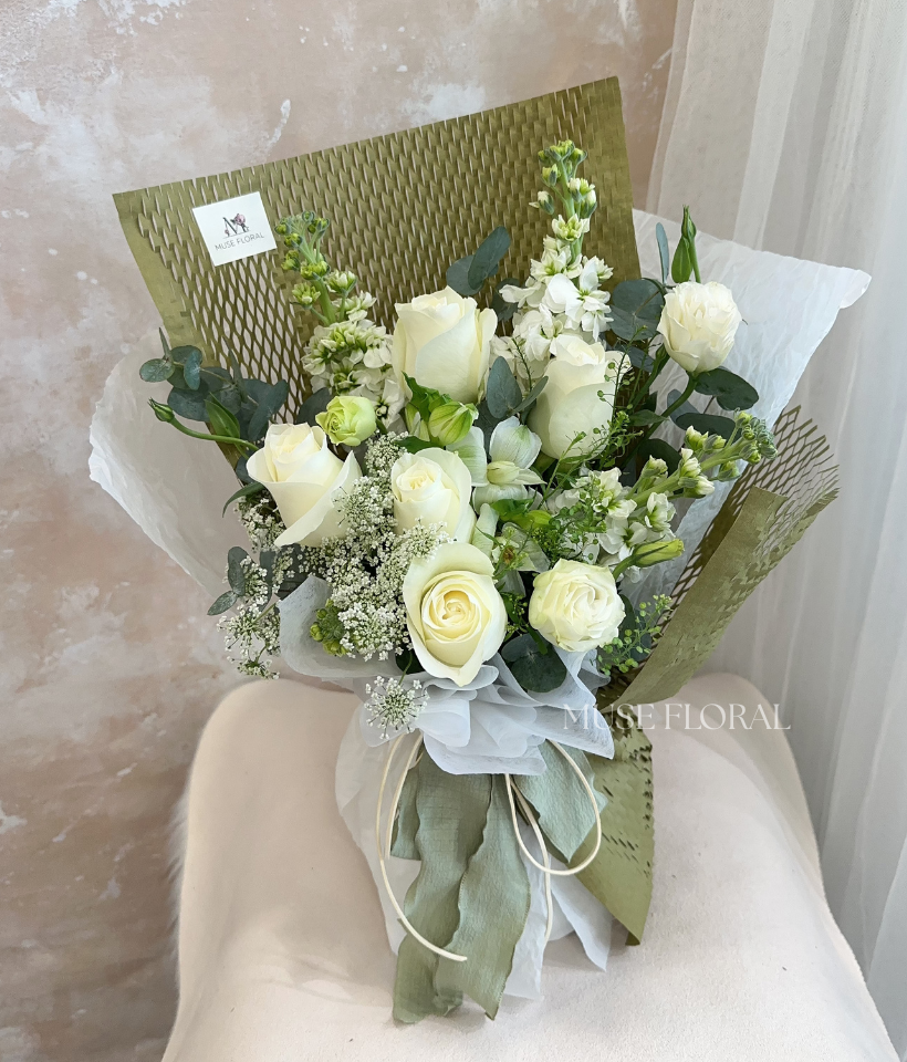 Forest Sigh Rose Bouquet - Hand Bouquet (Fresh Flowers)