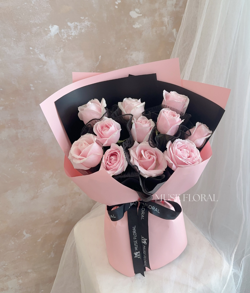 Dewdrop Kisses Rose Bouquet - Hand Bouquet (Fresh Flowers)