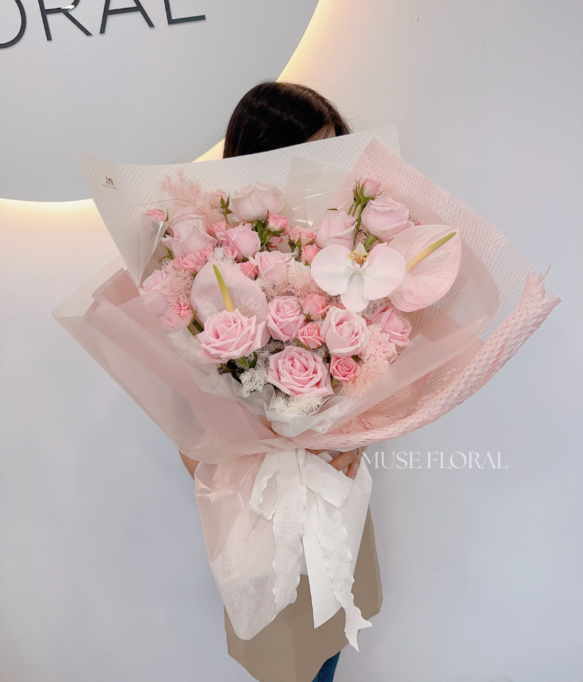 Dahlia Spell Rose Bouquet - Hand Bouquet (Fresh Flowers)