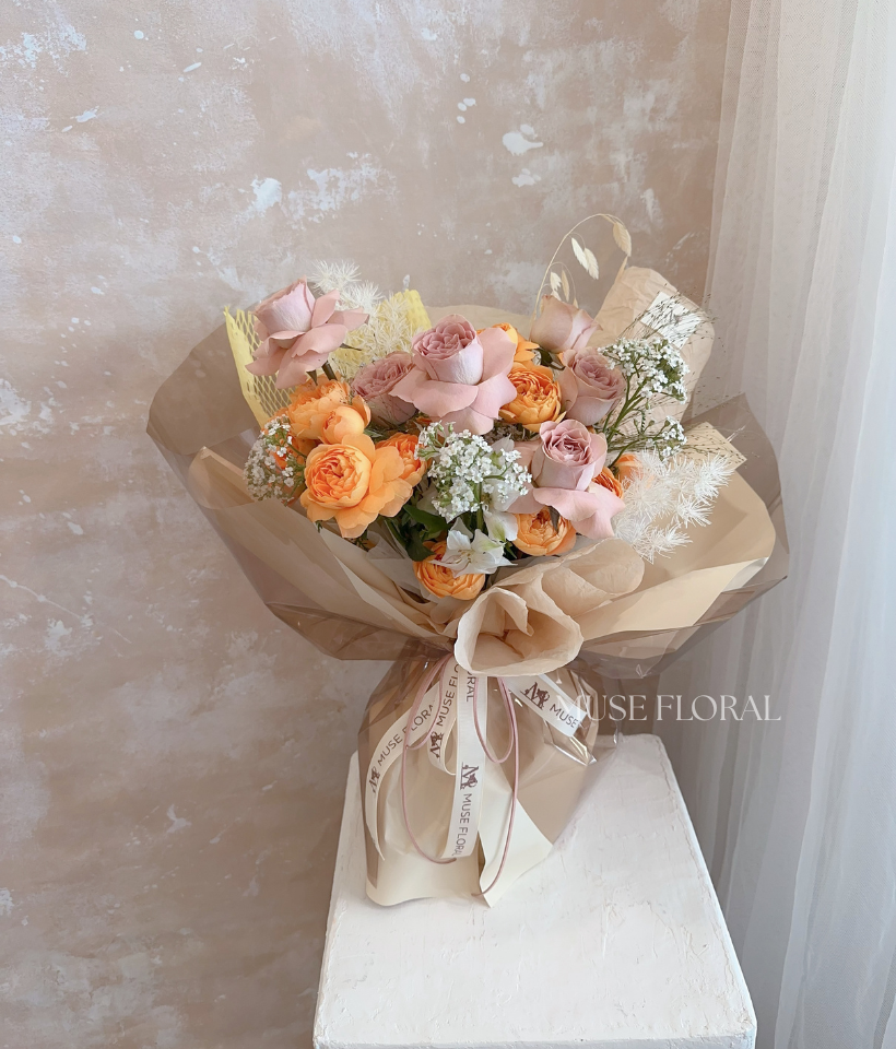 Glacier Vein Rose Bouquet - Hand Bouquet (Fresh Flowers)