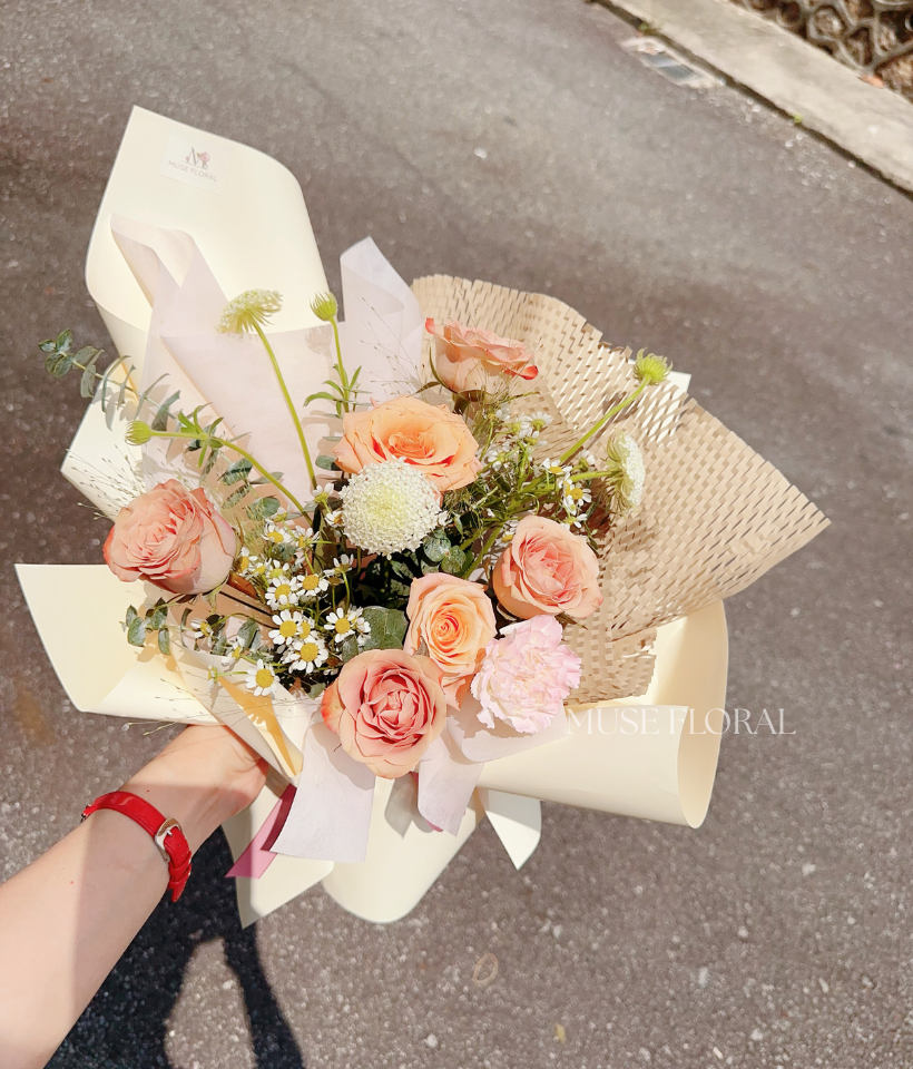 Forest Milk Rose Bouquet - Hand Bouquet (Fresh Flowers)