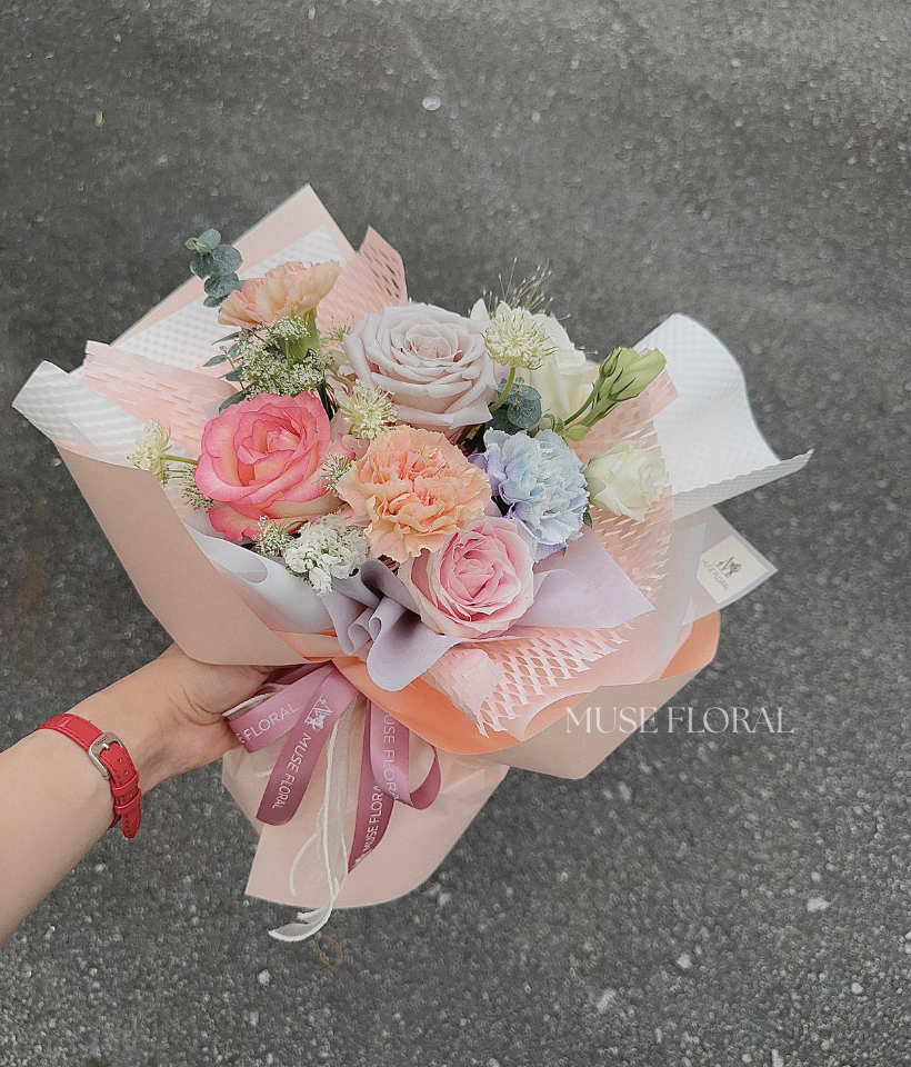 Café Blossom Rose Bouquet - Hand Bouquet (Fresh Flowers)