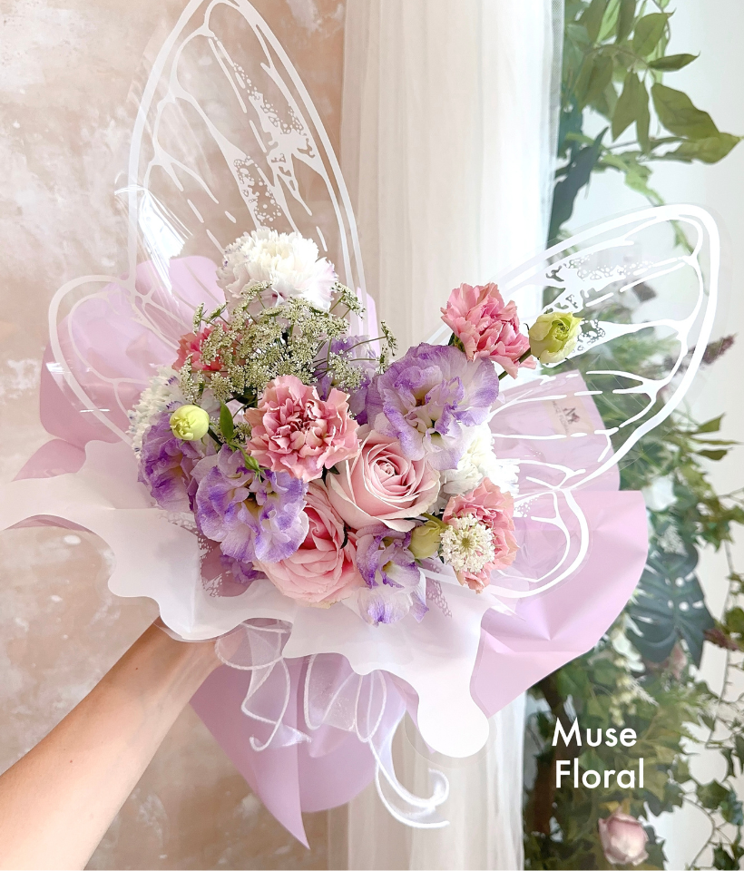 Cloudpetal Rose Bouquet - Hand Bouquet (Fresh Flowers)