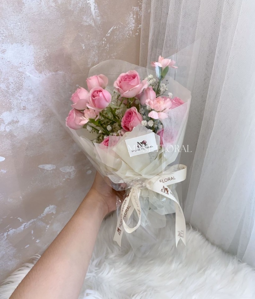 Faye Drift Rose Bouquet - Hand Bouquet (Fresh Flowers)