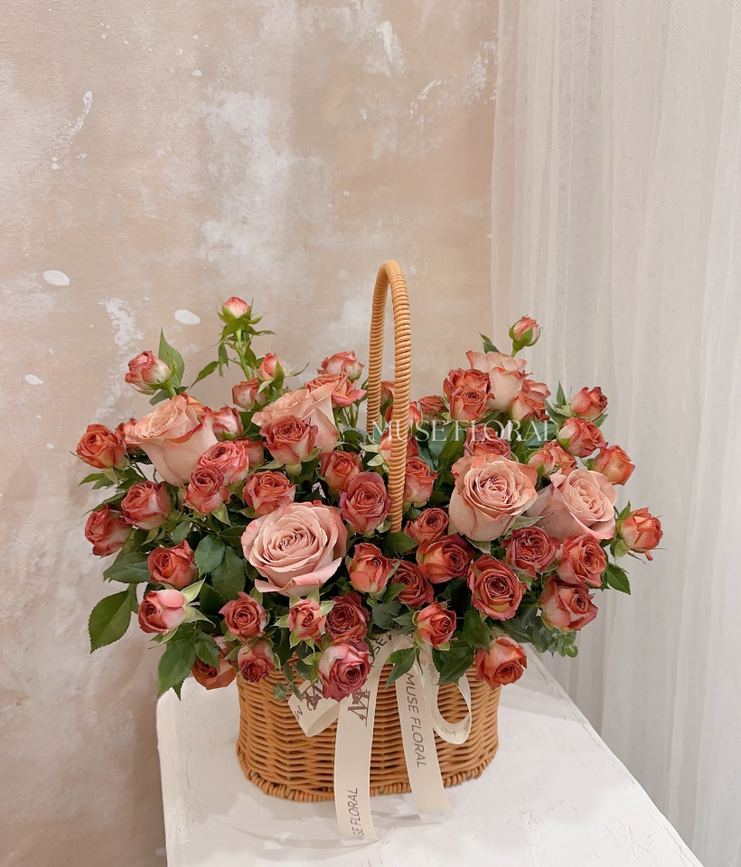 Monochrome Bloom Flower Basket (Fresh Flower) - Flower Box / Basket Table Top