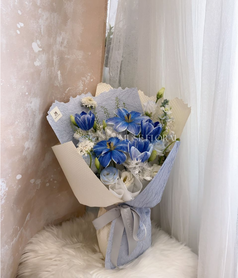 Silent Constellation Tulip Bouquet - Tulip