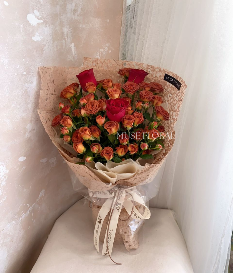 Elowen Thorn Rose Bouquet - Hand Bouquet (Fresh Flowers)