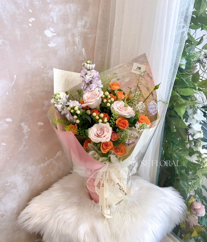 Sylva Petals Rose Bouquet - Hand Bouquet (Fresh Flowers)