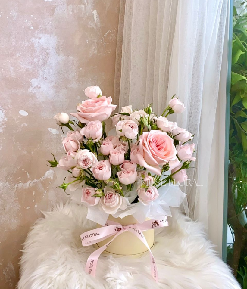Nebula Kiss Flower Box (Fresh Flower) - Flower Box / Basket Table Top