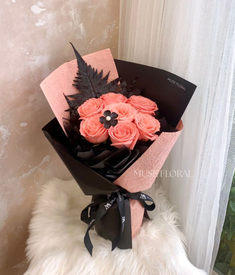Eclipse Charm Rose Bouquet - Rose