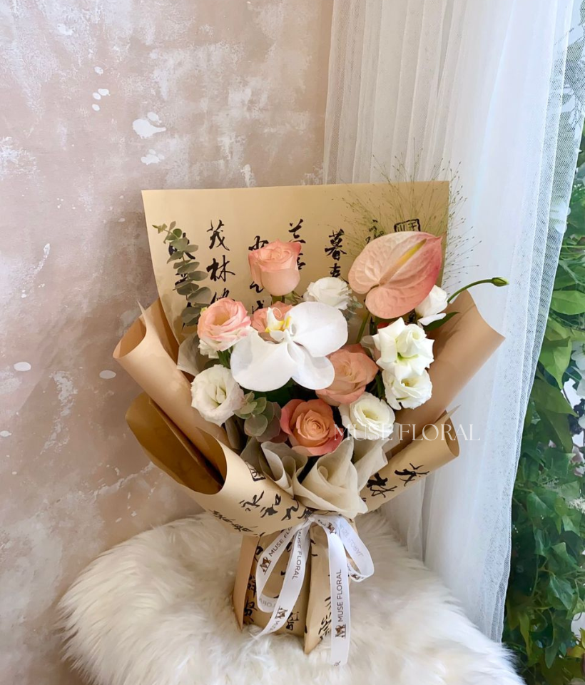 Scarlet Canvas Mix Flower Bouquet - Eustoma
