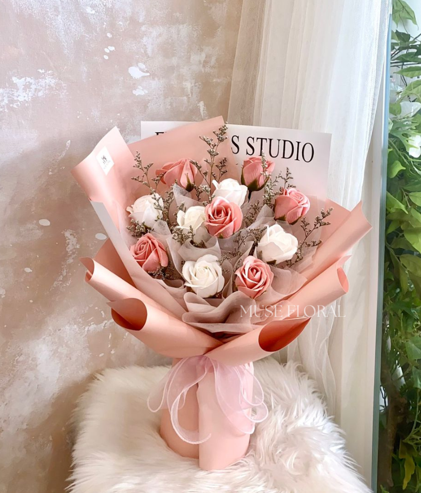 Jardin Secret Soap Flower Bouquet - Hand Bouquet (Soap Flowers)