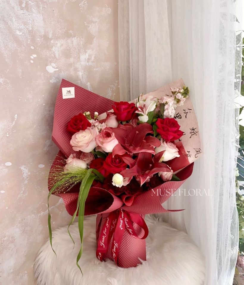 Dream in Sepia Lily Bouquet - Hand Bouquet (Fresh Flowers)