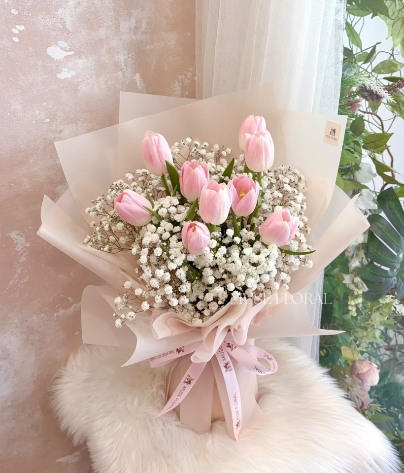 Anya’s Meadow Tulip - Hand Bouquet (Fresh Flowers)