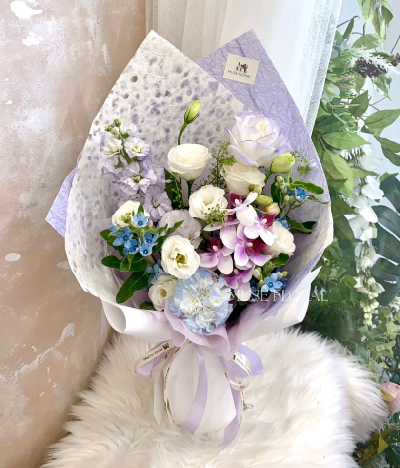 Linen Dust Mix Flower Bouquet - Eustoma