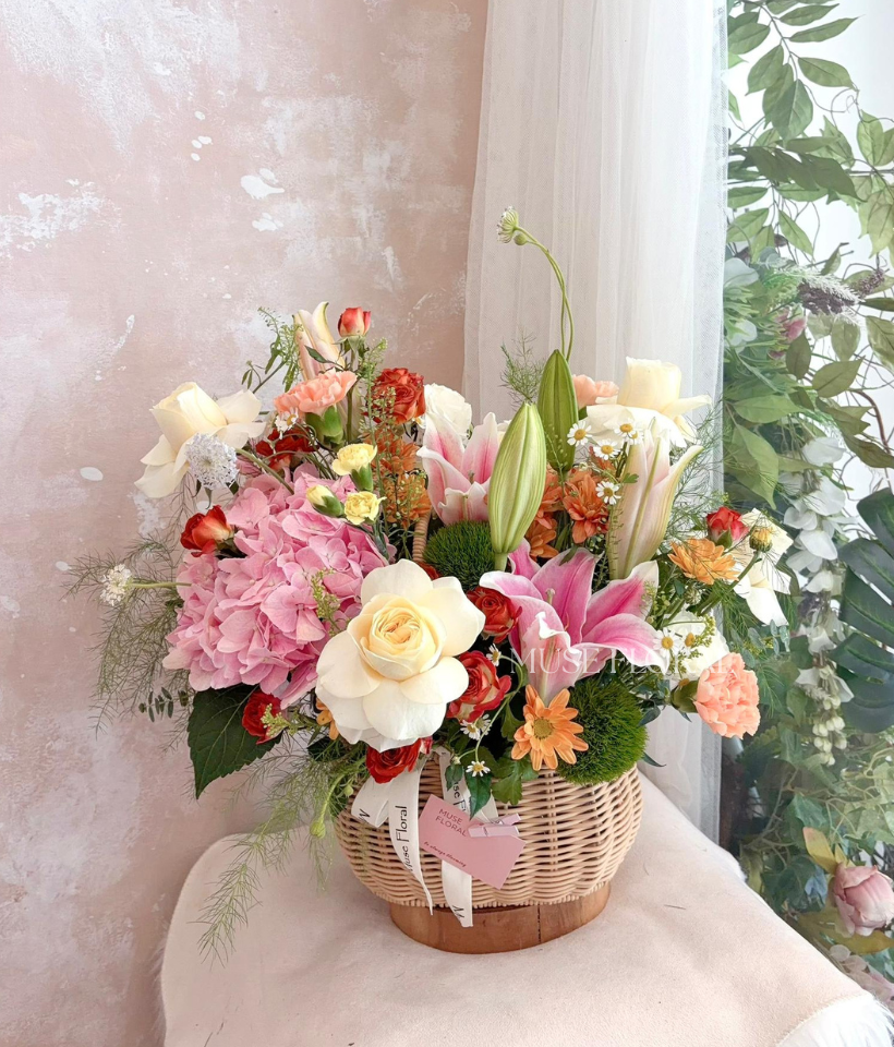 Emerald Waltz Flower Basket (Fresh Flower) - Flower Box / Basket Table Top