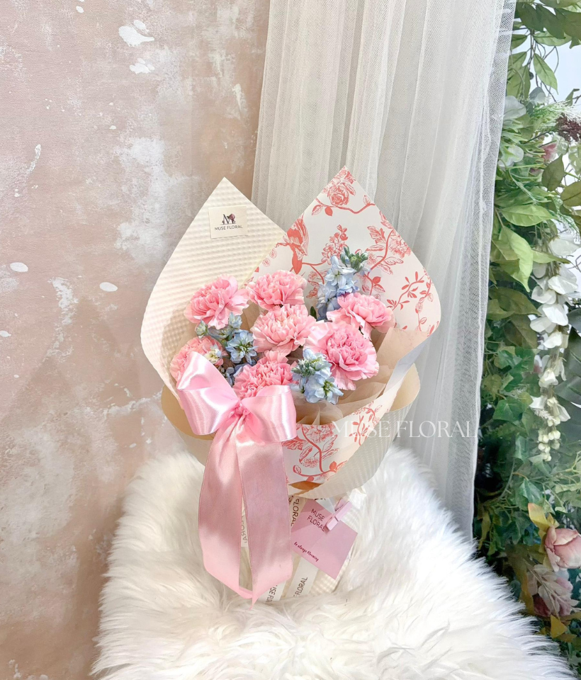 Crescent Bloom Carnation - Hand Bouquet (Fresh Flowers)