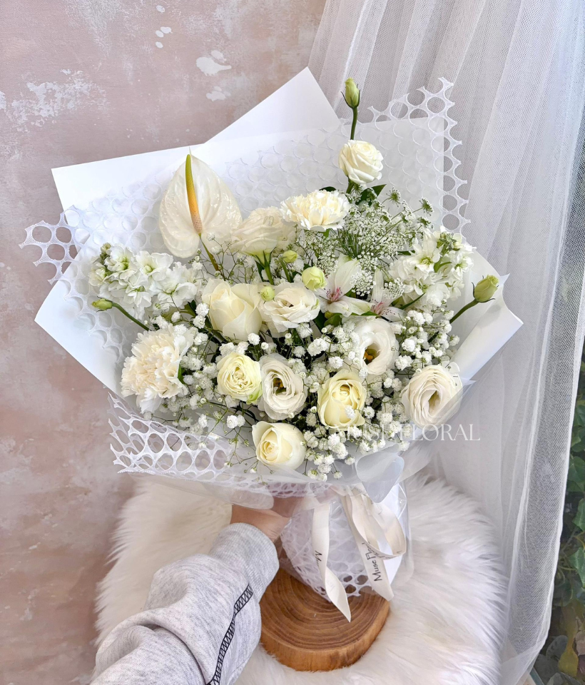 Noir Dahlia Mix Flower Bouquet - Eustoma