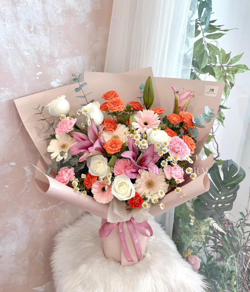 Frosted Eden Mix Flower Bouquet - Rose