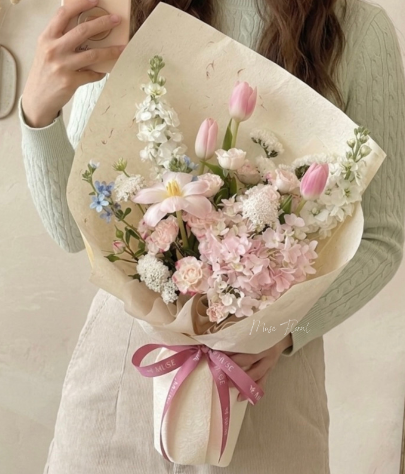 Feather Bloom Mix Flower Bouquet - Hydrangea
