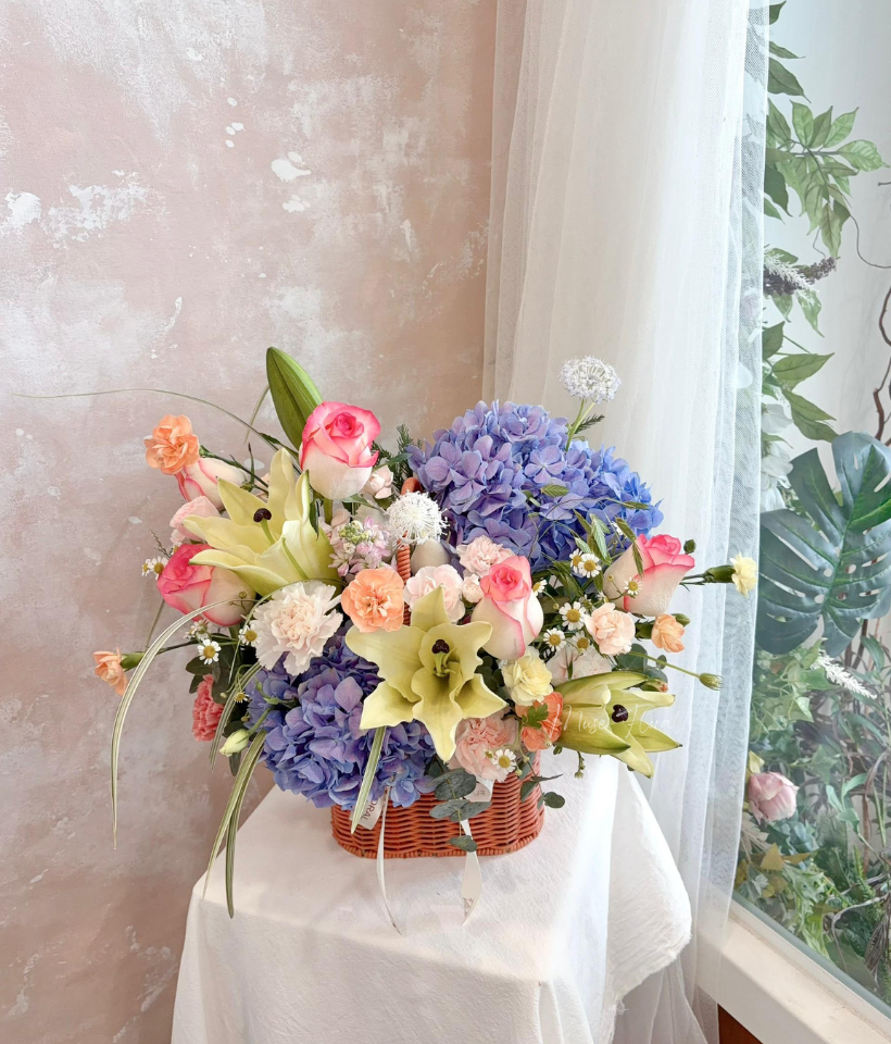 Crystal Blossom Flower Basket (Fresh Flower) - Flower Box / Basket Table Top