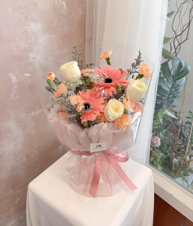 Happy Bloomline Gerbera Daisy - Hand Bouquet (Fresh Flowers)