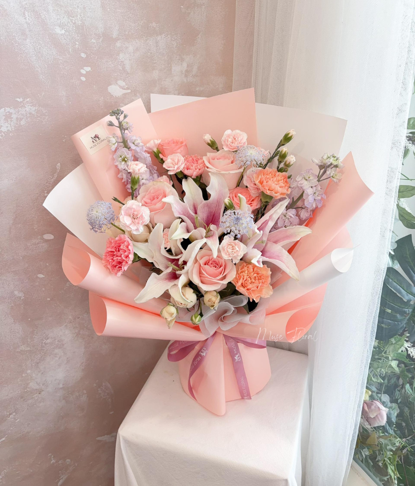 Emerald Poetry Lily - Hand Bouquet (Fresh Flowers)