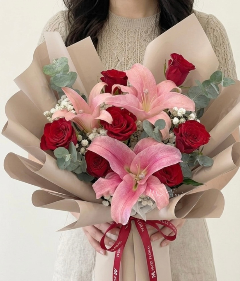 Velvet Bloom Lily - Hand Bouquet (Fresh Flowers)