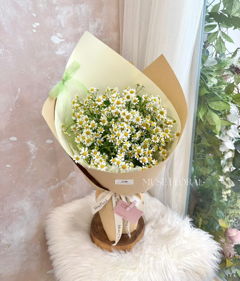 Thalinea Meadow Chamomile Bouquet - Others