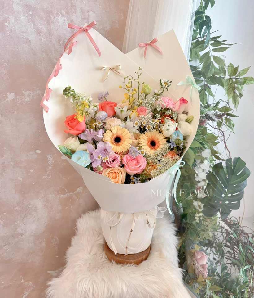 Dollhouse Garden Mix Flower Bouquet - Gerbera Daisy