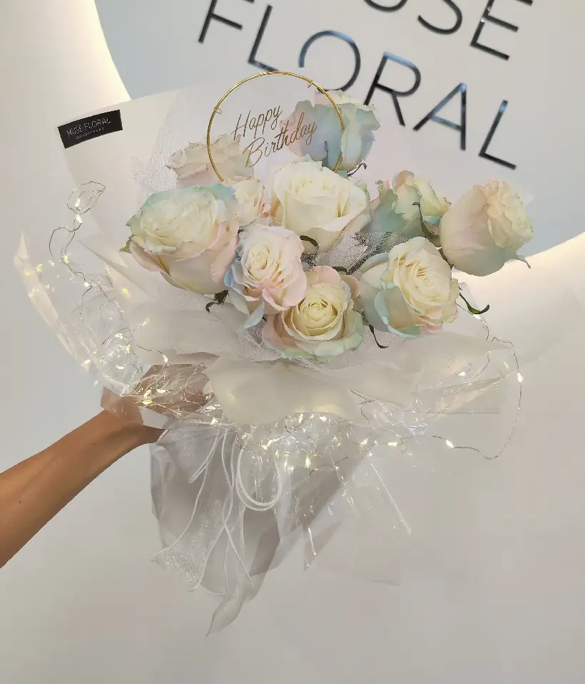 Mermaid Beauty Rose Bouquet - Hand Bouquet (Fresh Flowers)