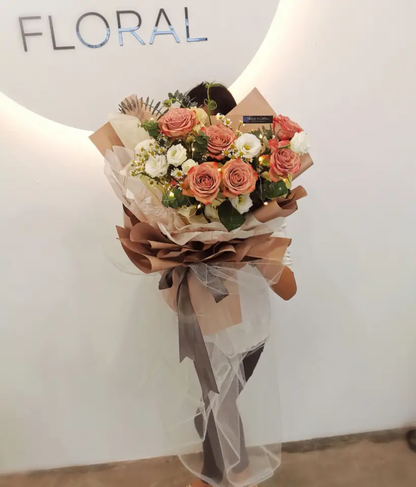 Petal Dreams Cappuccino Rose Bouquet - Hand Bouquet (Fresh Flowers)
