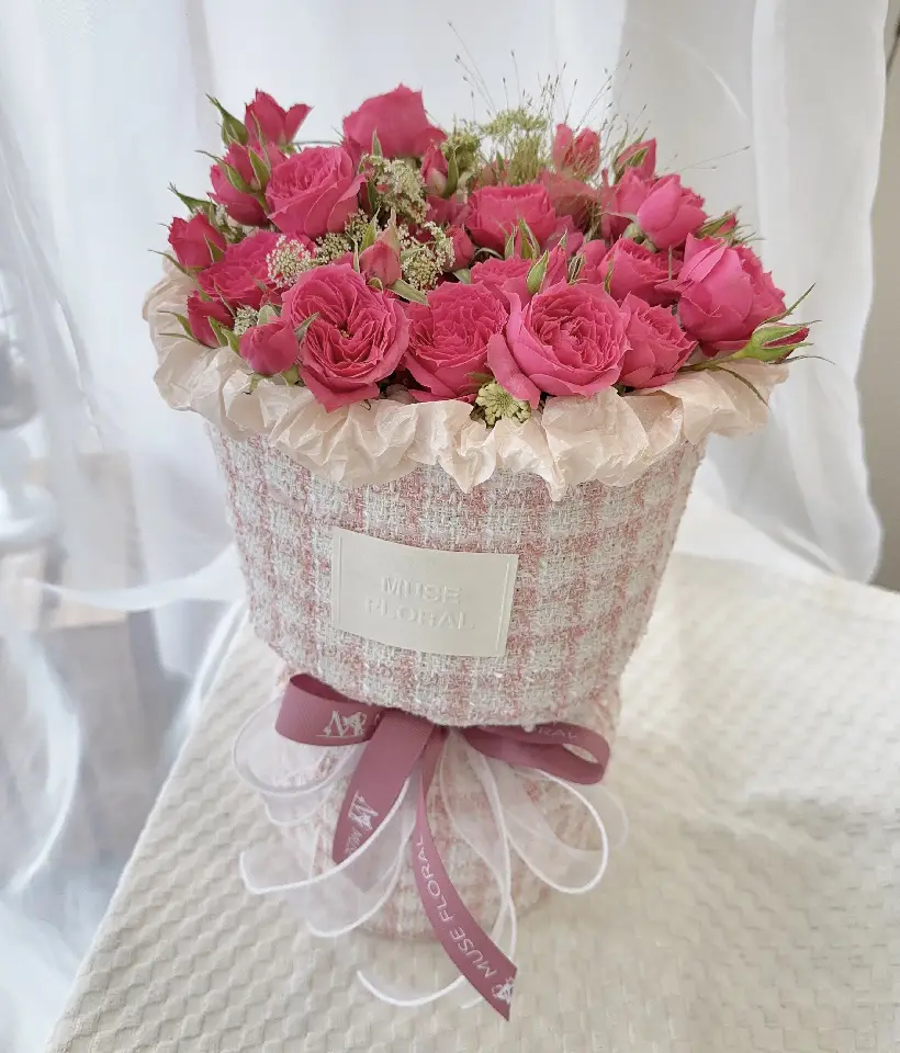 Pink Perfume Rose Bouquet - Hand Bouquet (Fresh Flowers)