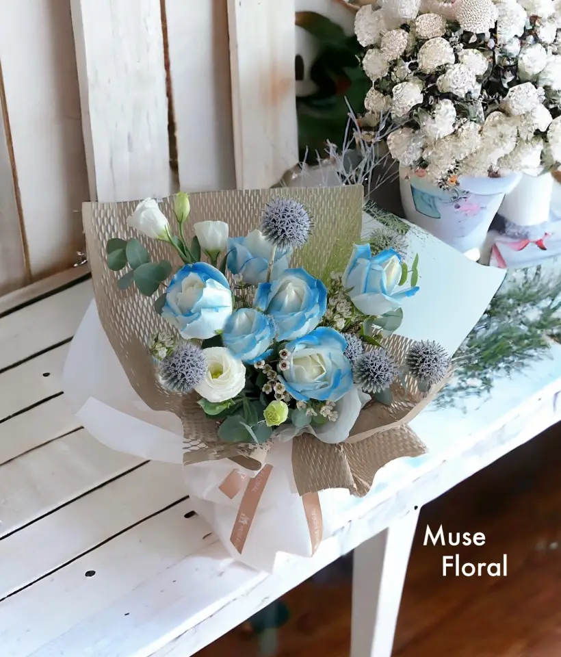 Sapphire Skies Rose Bouquet - Hand Bouquet (Fresh Flowers)