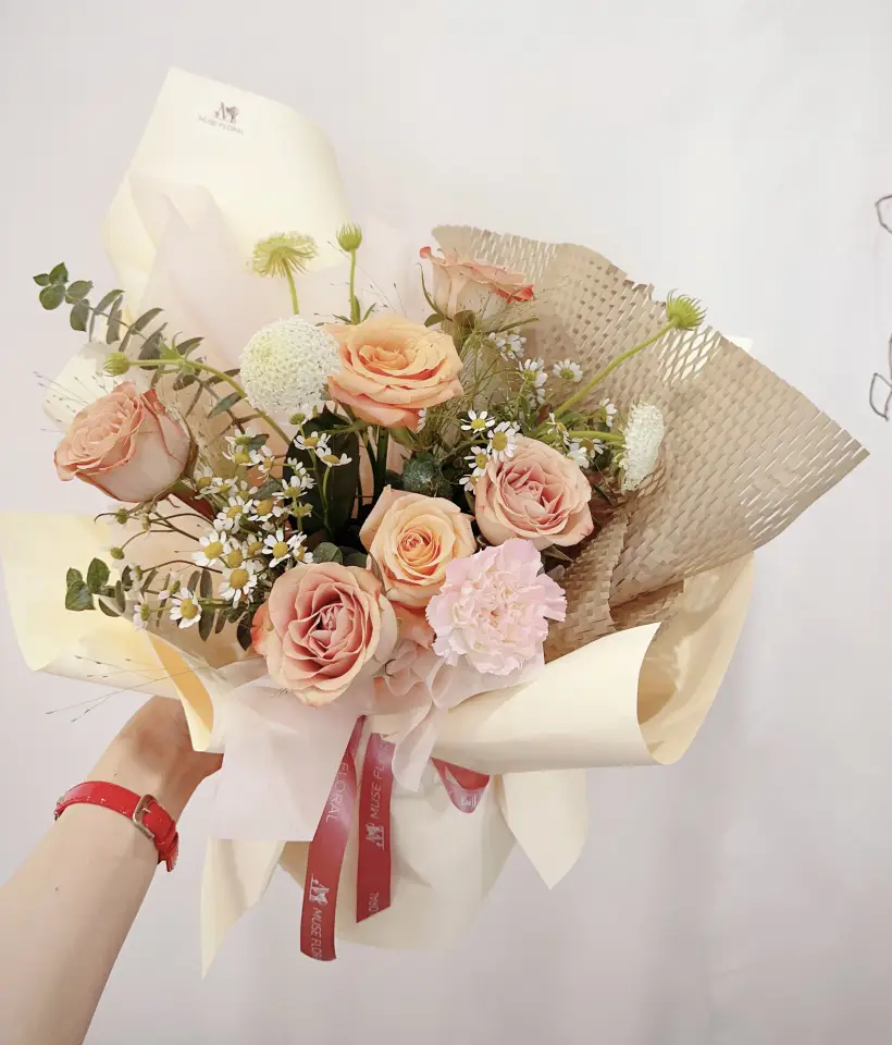 Sunshine Harvest Rose Bouquet - Hand Bouquet (Fresh Flowers)