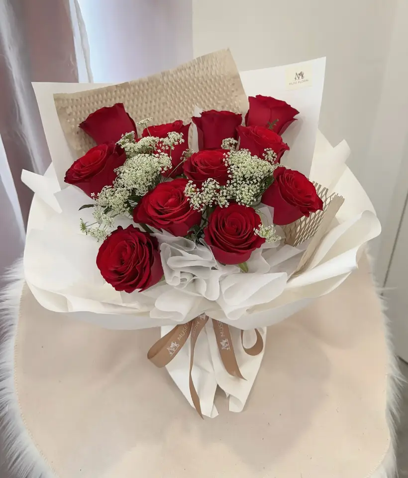 Velvet Lullaby Rose Bouquet - Hand Bouquet (Fresh Flowers)
