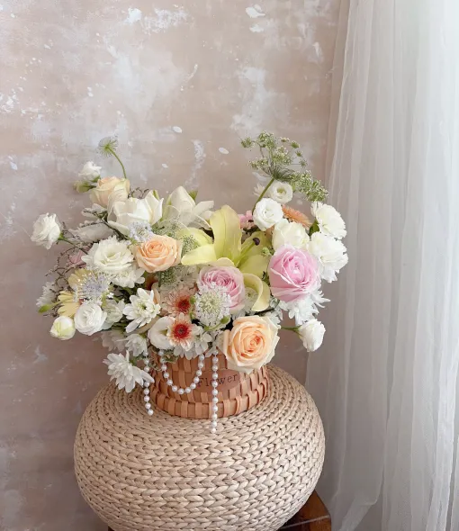 A Vase of Moonlight - Home & Office Flowers