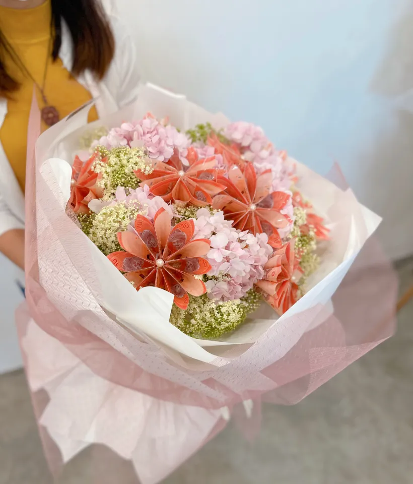 Sumptuous Petals Money Flower Bouquet - Money Flowers